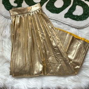 Forever 21 Gold Pleated Skirt
